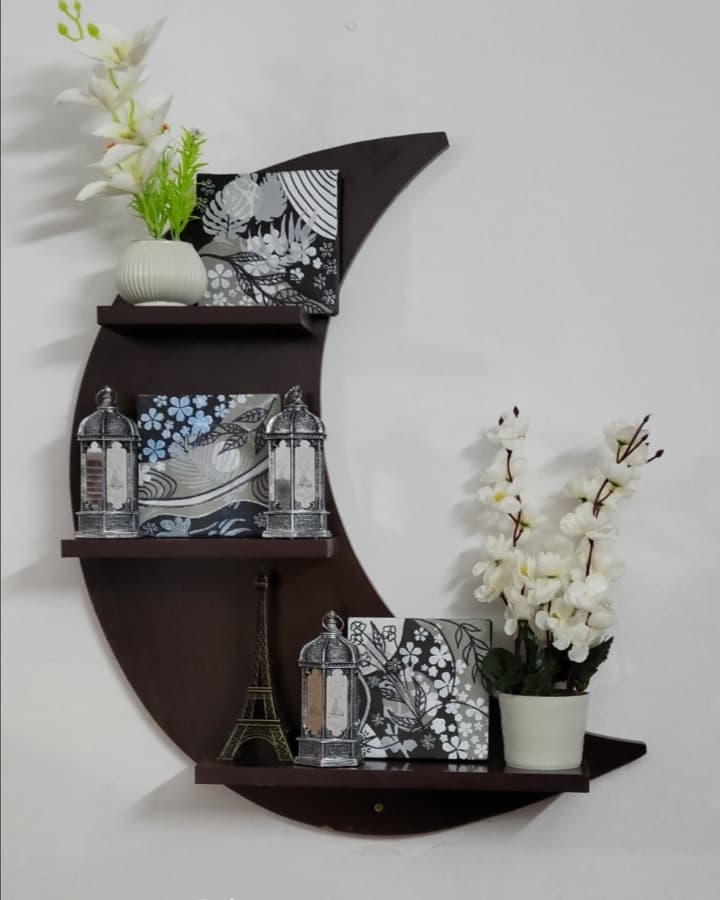 সুন্দর চাঁদ আকৃতির দেয়াল সেলফ
