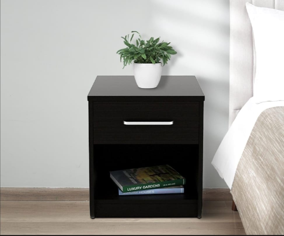 আধুনিক ডিজাইনের বেড সাইড টেবিল এবং ১টি ড্রয়ার