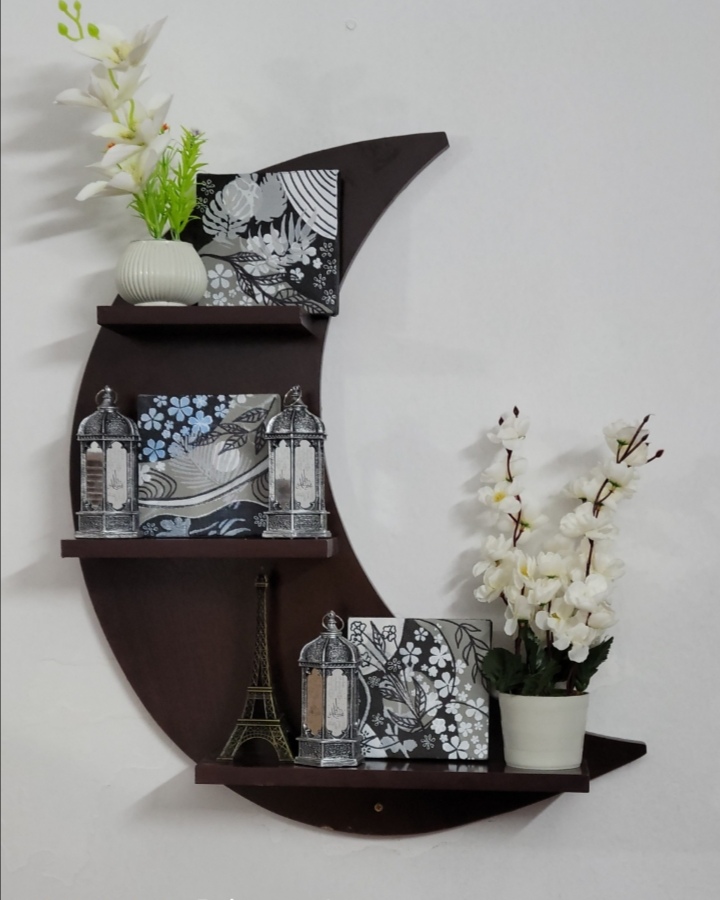 সুন্দর চাঁদ আকৃতির দেয়াল সেলফ